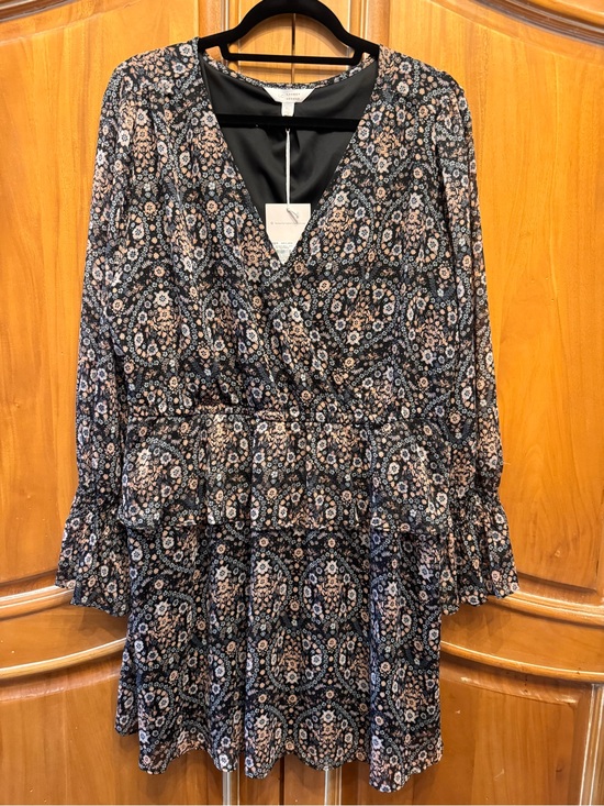 LC Lauren Conrad Dresses & Skirts - LC Lauren Conrad Black Floral V-Neck Long Sleeve Tiered Dress